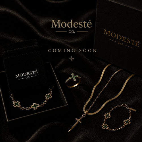 The Emerald Bracelet in its Modesté gift box